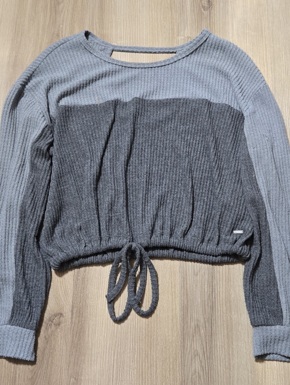 Hollister Two-Tone Gray Ribbed Drawstring Pullover Sweater
